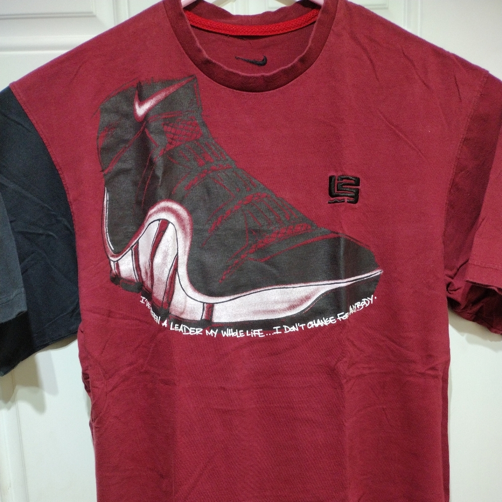 2003 Nike Lebron James T-shirt Size XL